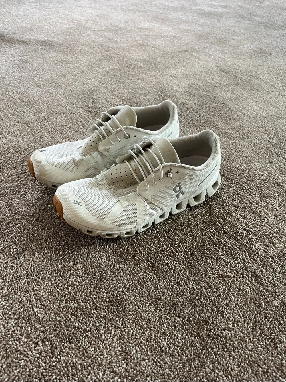On Cloud Cloud 6 Lifestyle Sneaker - Picture 1 of 7